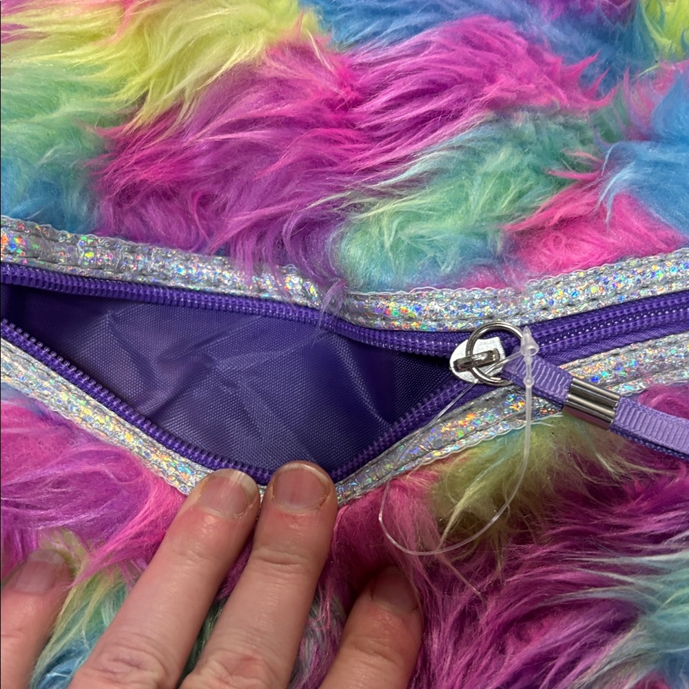 NWT Fuzzy Unicorn Rainbow Backpack Girl’s Back to School Fun - Picture 7 of 8